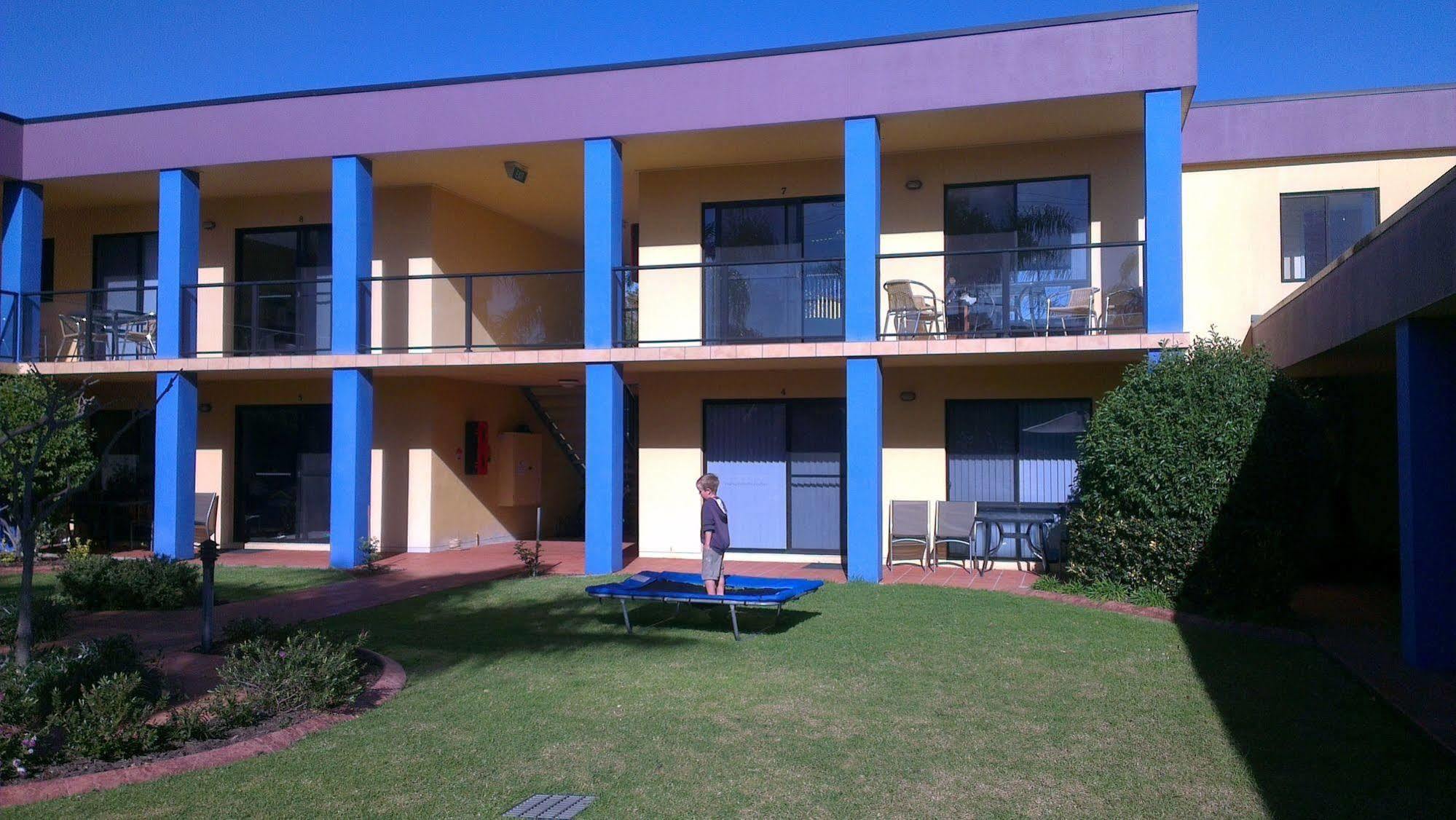 Nautilus Apartments メリンブラ エクステリア 写真